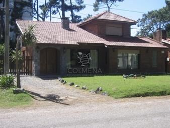 https://web5.gallito.com.uy/espectacular-casa-en-la-zona-mansa-consulte-inmuebles-25549836