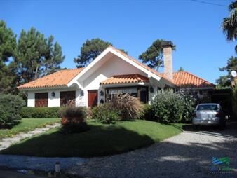 https://web5.gallito.com.uy/alquiler-casa-de-3-dormitorios-en-playa-brava-inmuebles-22683084