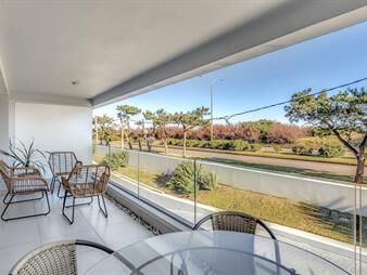 https://web5.gallito.com.uy/alquiler-frente-al-mar-playa-mansa-punta-del-este-inmuebles-27596082