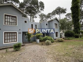 https://web5.gallito.com.uy/casa-en-venta-en-complejo-solanas-con-alta-inmuebles-27608754