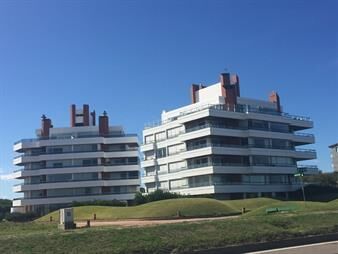 https://web5.gallito.com.uy/venta-de-triplex-en-aguas-azules-punta-del-este-inmuebles-25202271