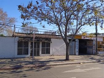 https://www.gallito.com.uy/dos-locales-comerciales-y-casa-sobre-avda-garzon-inmuebles-27642687