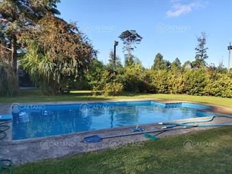 https://web5.gallito.com.uy/hermosa-casa-en-venta-en-beverly-hills-de-5-con-y-inmuebles-26715598
