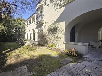 https://web5.gallito.com.uy/exclusiva-y-amplia-casa-en-venta-en-carrasco-inmuebles-27569351
