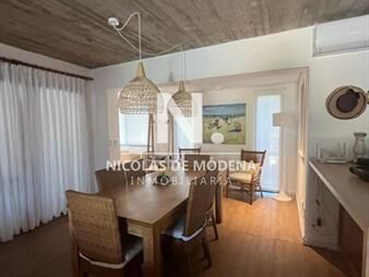 https://web5.gallito.com.uy/espectacular-casa-en-barrio-parque-pinares-inmuebles-26928295