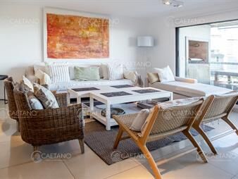 https://web5.gallito.com.uy/apartamento-de-3-dormitorios-en-rincon-del-indio-inmuebles-27646446