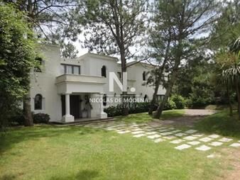 https://web5.gallito.com.uy/casa-de-cinco-dormitorios-en-suite-punta-del-inmuebles-25583437