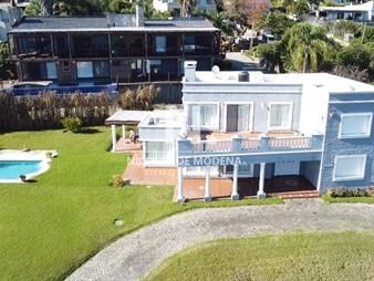 https://web5.gallito.com.uy/hermosa-casa-en-punta-ballena-vista-al-mar-inmuebles-27031490