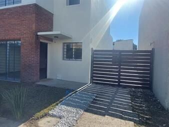 https://web5.gallito.com.uy/alquiler-casa-3-dormitorios-fondo-carrasco-norte-portones-inmuebles-27603861