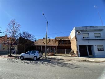 https://www.gallito.com.uy/espectacular-propiedad-frente-a-plaza-en-venta-inmuebles-27646411