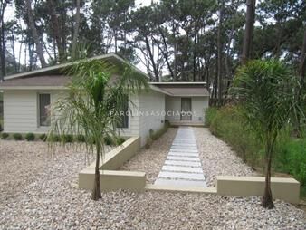 https://web5.gallito.com.uy/casa-de-4-dormitorios-en-venta-montoya-la-barra-inmuebles-26632682