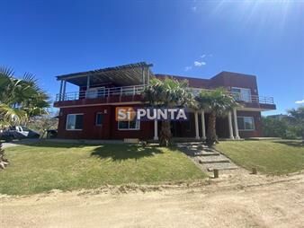 https://www.gallito.com.uy/casa-de-5-dormitorios-en-venta-altos-de-punta-inmuebles-27610370