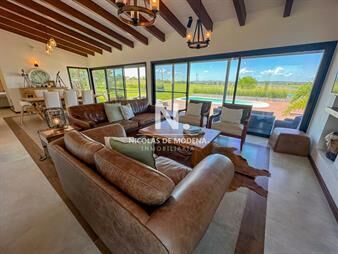 https://web5.gallito.com.uy/vende-hermosa-casa-en-laguna-de-los-cisnes-inmuebles-27650189