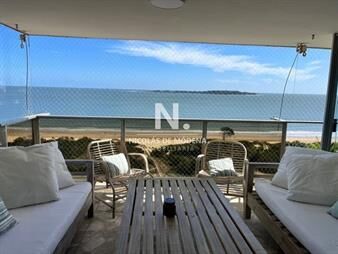 https://web5.gallito.com.uy/departamento-con-excelente-diseño-y-extrema-inmuebles-26738389