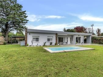 https://web5.gallito.com.uy/venta-casa-remodelada-en-punta-ballena-solanas-inmuebles-27312331