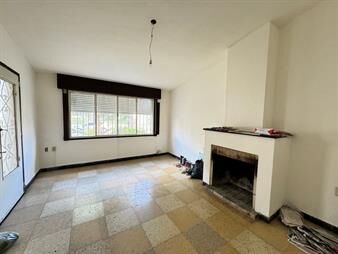 https://www.gallito.com.uy/venta-casa-2-casas-en-un-padron-en-malvin-inmuebles-25514088