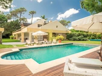 https://web5.gallito.com.uy/venta-casa-de-6-dormitorios-en-playa-mansa-punta-inmuebles-24605987