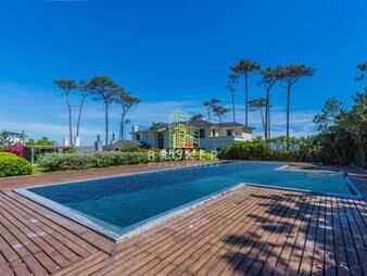 https://web5.gallito.com.uy/venta-mansiã³n-frente-al-mar-en-punta-del-este-inmuebles-24605963