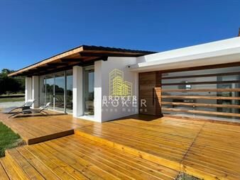 https://www.gallito.com.uy/venta-de-chacra-4200m2-en-pueblo-mio-manantiales-inmuebles-24606056