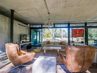https://web5.gallito.com.uy/venta-casa-punta-ballena-barrio-privado-design-inmuebles-24606033