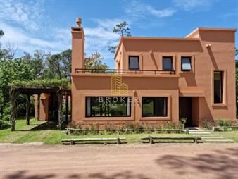 https://www.gallito.com.uy/casa-2-dormitorios-barrio-privado-pinares-punta-inmuebles-24606284