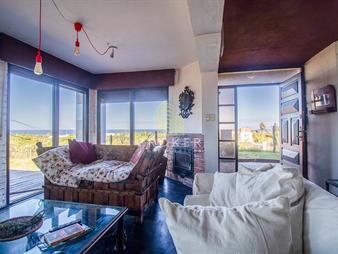 https://web5.gallito.com.uy/venta-de-casa-de-4-dormitorios-mas-dependencia-en-inmuebles-25430457