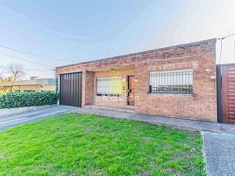 https://web5.gallito.com.uy/alquiler-2-casas-con-galpã³n-en-malvã­n-sur-inmuebles-27517859
