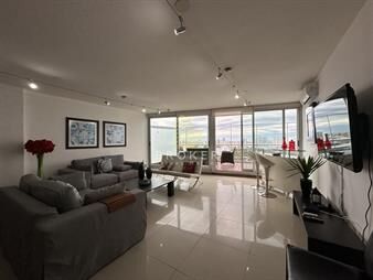https://web5.gallito.com.uy/venta-y-alquiller-de-espectacular-penthouse-con-a-inmuebles-26257588