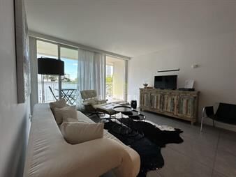https://web5.gallito.com.uy/oportunidad-en-roosevelt-apartamento-1-y-medio-y-inmuebles-26902255