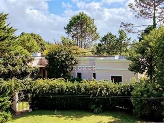 https://www.gallito.com.uy/alquiler-de-casa-anual-en-jardines-de-cordoba-con-inmuebles-27536037