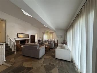 https://www.gallito.com.uy/alquiler-de-amplia-casa-de-4-dormitorios-en-inmuebles-27657152