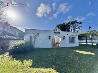 https://www.gallito.com.uy/casa-en-venta-pinares-con-gran-terreno-de-3-y-de-inmuebles-27514131