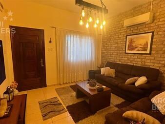 https://www.gallito.com.uy/casa-de-dos-dormitorios-en-venta-en-jardines-del-hipodromo-inmuebles-24368656