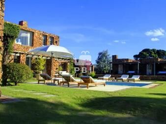 https://www.gallito.com.uy/chacra-en-manantiales-con-gran-confort-ref-inmuebles-25281871