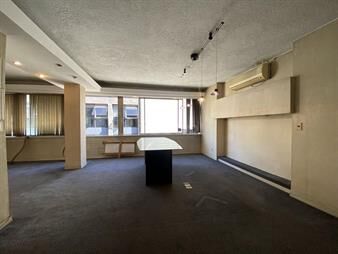 https://web5.gallito.com.uy/oficina-en-venta-en-ciudad-vieja-inmuebles-25226574