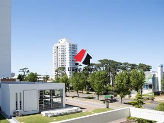 https://web5.gallito.com.uy/apartamento-en-venta-a-pasos-del-shopping-inmuebles-27373612