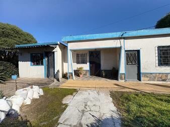 https://www.gallito.com.uy/venta-casa-y-gran-terreno-barrio-san-isidro-pando-inmuebles-27606985