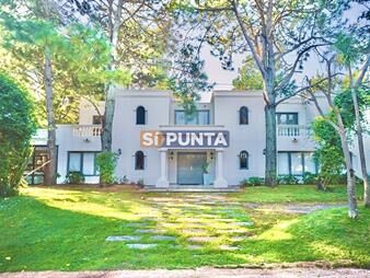 https://web5.gallito.com.uy/casa-venta-5-dormitorios-punta-del-este-inmuebles-27608106
