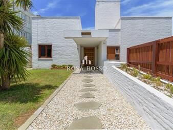 https://web5.gallito.com.uy/casa-de-diseã±o-en-penã­nsula-punta-del-este-uruguay-inmuebles-26574534