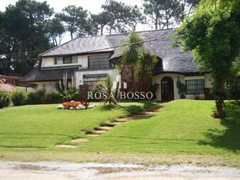 https://web5.gallito.com.uy/gran-chalet-en-venta-punta-del-este-uruguay-inmuebles-23675357