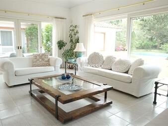 https://web5.gallito.com.uy/venta-casa-4-dormitorios-brava-punta-del-este-inmuebles-25577274