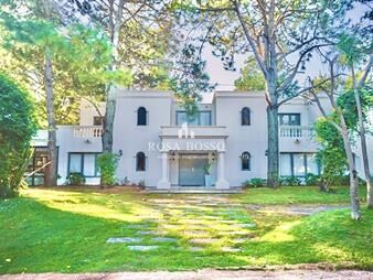 https://web5.gallito.com.uy/casa-venta-5-dormitorios-punta-del-este-inmuebles-25272947
