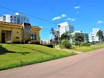 https://web5.gallito.com.uy/casa-en-brava-4-dormitorios-inmuebles-19896717