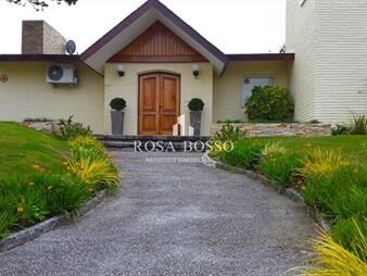 https://web5.gallito.com.uy/casa-venta-4-dormitorios-punta-del-este-mansa-inmuebles-25522546