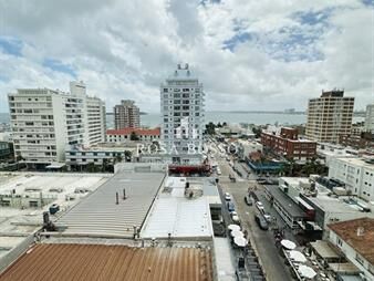 https://web5.gallito.com.uy/venta-y-alquiler-de-apartamento-de-3-dormitorios-inmuebles-22007069