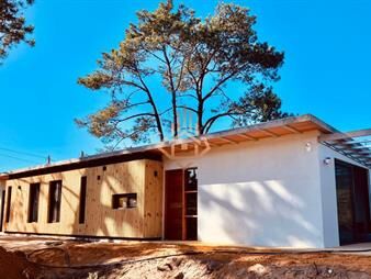 https://web5.gallito.com.uy/casa-en-venta-en-club-del-lago-punta-ballena-a-inmuebles-27662086