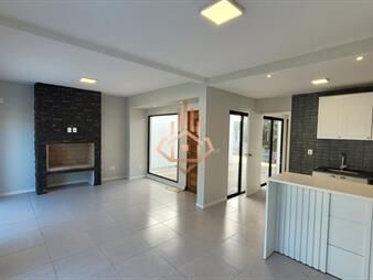 https://www.gallito.com.uy/venta-casa-a-estrenar-en-barrio-burnett-punta-inmuebles-27662101
