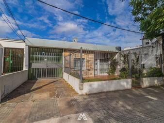 https://www.gallito.com.uy/venta-casa-2-dorms-garaje-jardin-perez-castellanos-inmuebles-27632365