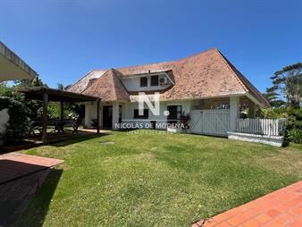 https://web5.gallito.com.uy/casa-de-3-dormitorios-en-playa-brava-en-alquiler-inmuebles-27662303