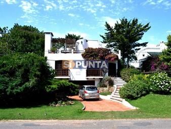 https://web5.gallito.com.uy/casa-en-rincã³n-del-indio-6-dormitorios-con-y-inmuebles-27610399